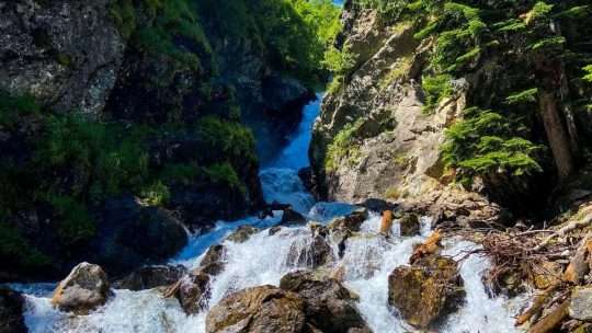 Водопад Белый в Архызе: Скрытое сокровище Кавказских гор