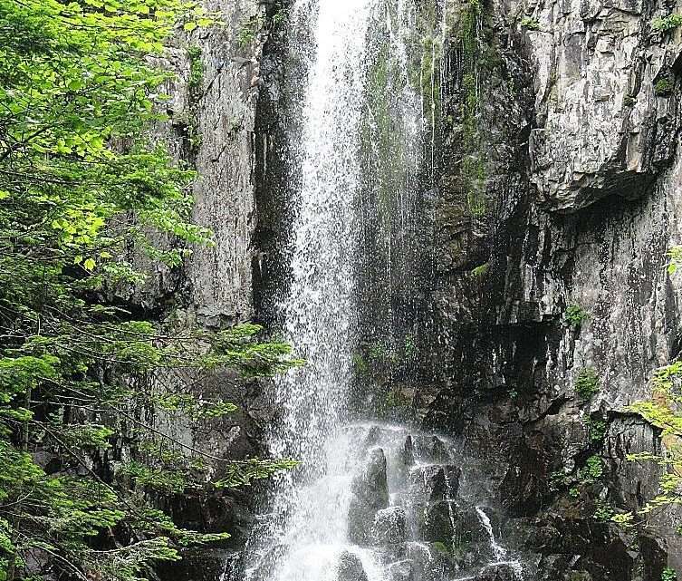 Водопад в Приморском крае Беневской