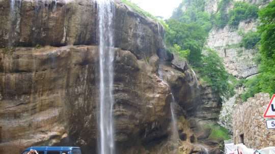 Водопад в Чегемском ущелье