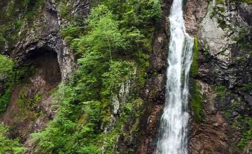 Водопад Черный Шаман