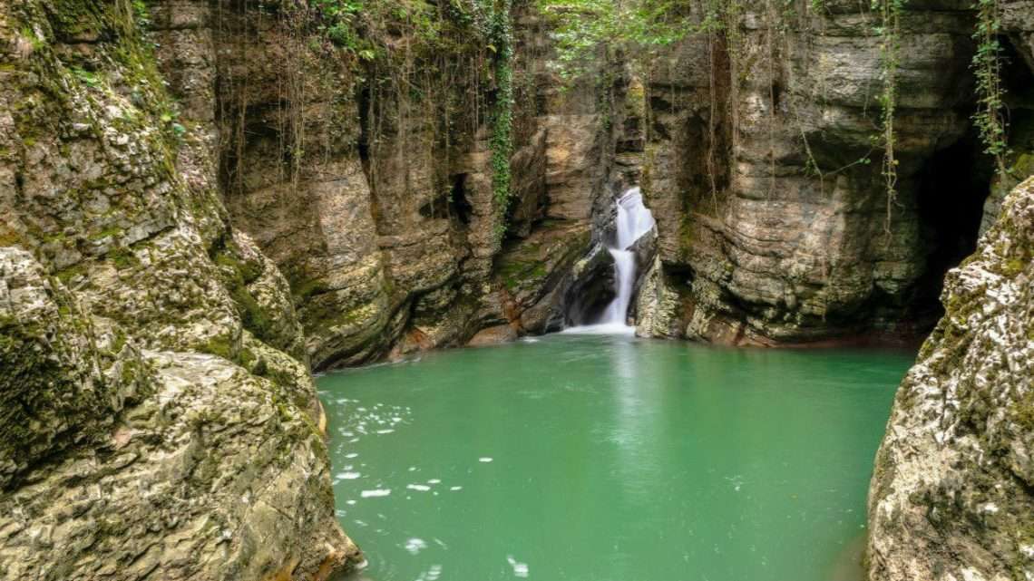 Как доехать до водопадов из Сочи